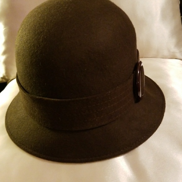 Beautiful Wool Hat - Picture 3 of 5